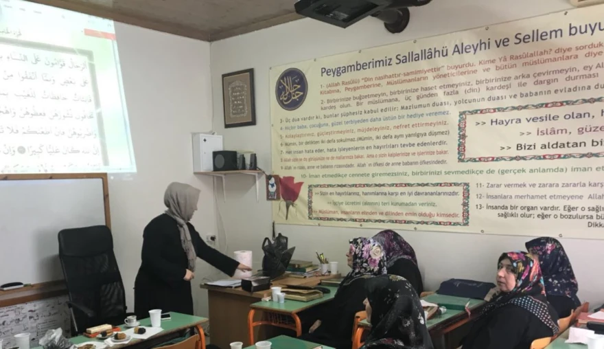 Moslims in Griekenland: Godsdienst&shy;onderwijs (III)