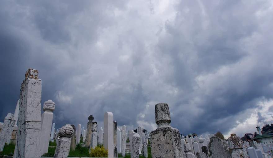 Living among the Dead? Cemeteries and Burial Practices in Post-War Sarajevo