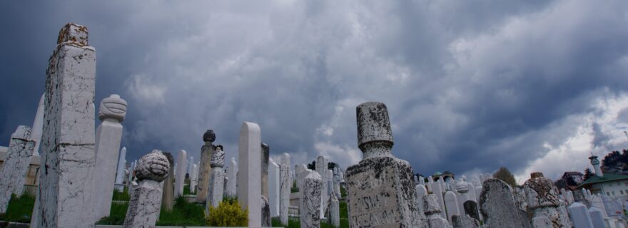 Living among the Dead? Cemeteries and Burial Practices in Post-War Sarajevo